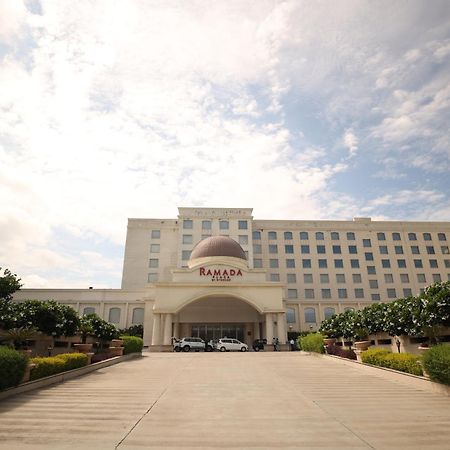 מלון Ramada Plaza By Wyndham לקנאו מראה חיצוני תמונה