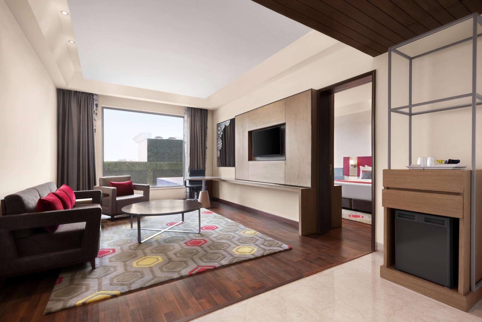 מלון Ramada Plaza By Wyndham לקנאו מראה חיצוני תמונה