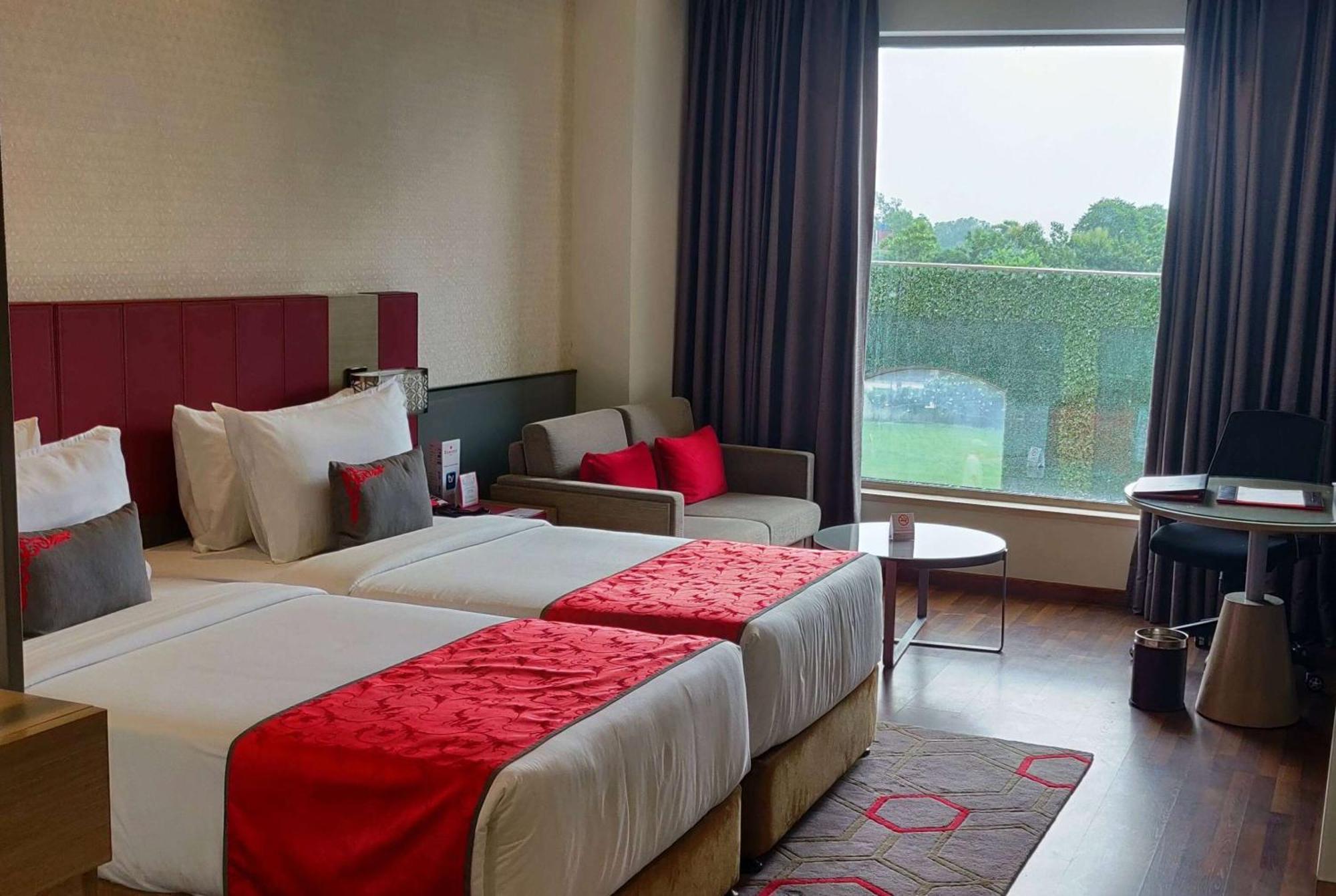 מלון Ramada Plaza By Wyndham לקנאו מראה חיצוני תמונה